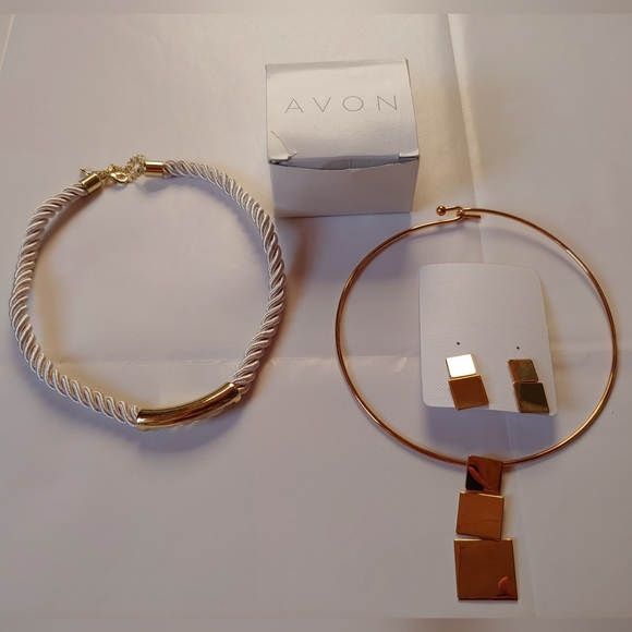 BUNDLE WITH 2 AVON Necklaces and some unbranded jewelry - Picture 2 of 15